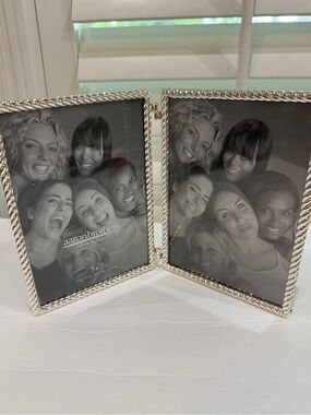 Aaron Brothers Silverplate Rope Border Double Picture Frame 5”x 7” Photos